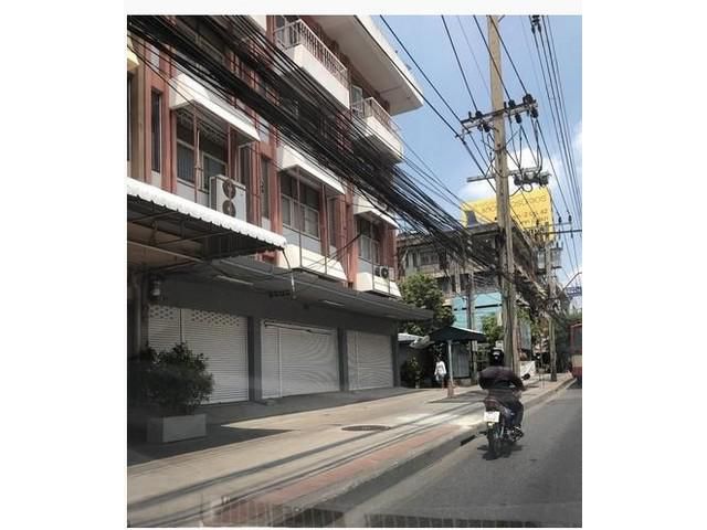ให้เช่าอาคาร4ชั้น 3คูหา ริมถนนลาดพร้าว