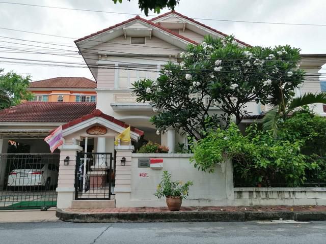 ขายบ้านเดี่ยว มีสระว่ายน้ำ 165 ตรว.  มบ.มัณฑนา