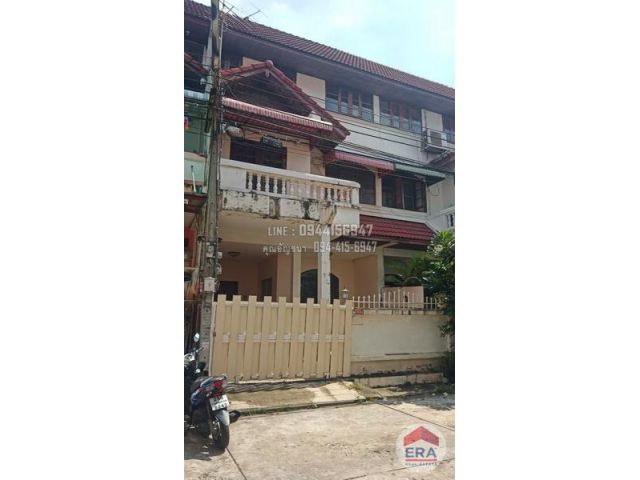 ทาวน์เฮ้าส์ 3 ชั้น 24 ตรว. หมู่บ้านปิติ อุดมสุข51