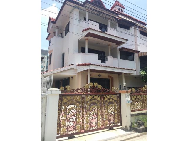 ให้เช่าทาวน์โฮม3ชั้นย่านสุขุมวิท77อ่อนนุชพัฒนาการ