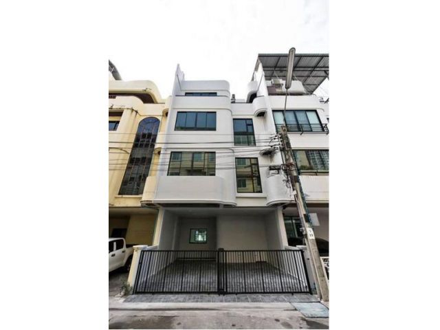 ขายทาวน์โฮม4ชั้นหมู่บ้านพรชัยวิลล่าวงเวียนใหญ่