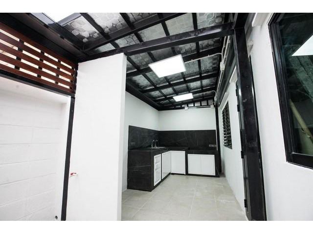 ให้เช่าทาวน์เฮาส์ 4 ชั้น กรุงธนบุรี 4 พรชัยวิลล่า
