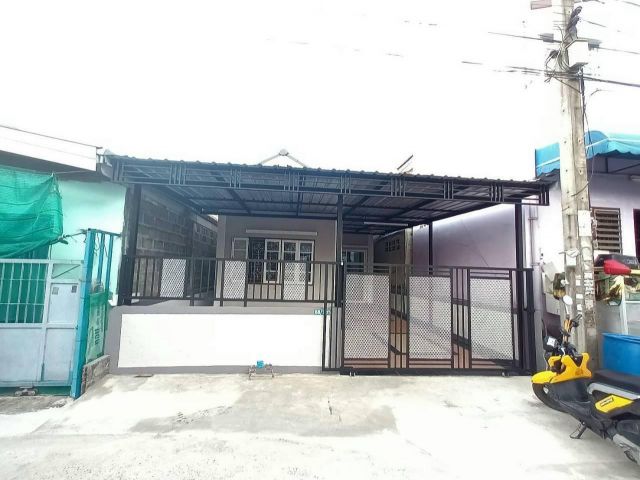 บ้านชั้นเดียวต้นโครงการ รีโนเวทใหม่ พร้อมอยู่ #หมู่บ้านอมรทรัพย์ มีเซเว่น ใกล้ตลาดสดในหมู่บ้านเช้าเย็นทุกวัน