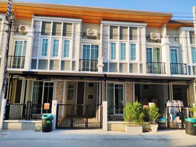 ให้เช่าทาวน์เฮาส์ 2 ชั้น โครงการโกลเด้น ทาวน์ บางนา-สวนหลวง ถนนเลียบวงแหวนรอบนอก ดอกไม้ ประเวศ กทม.