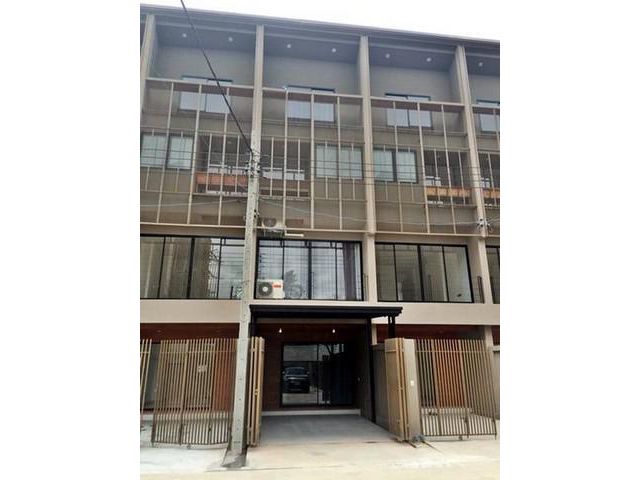 ให้เช่าทาวน์โฮม 3.5ชั้น แจ้งวัฒนะ ปากเกร็ด นนทบุรี