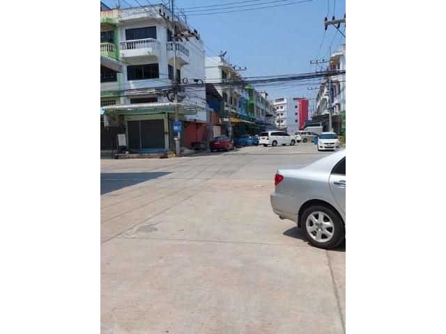 ให้เช่าอาคารพาณิชย์  3.5ชั้น พระราม2 ติดถนนใหญ่