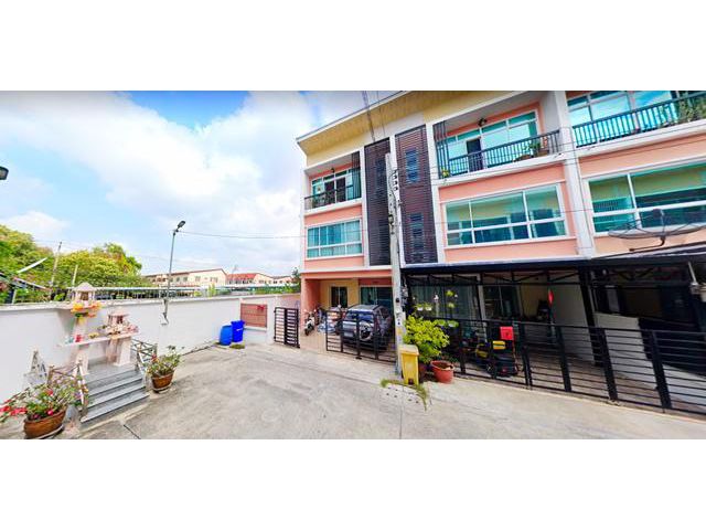 PTT นานาชาติฮาร์โรว์ หัวมุม3ชั้น 36ตรว. 220ตรม.