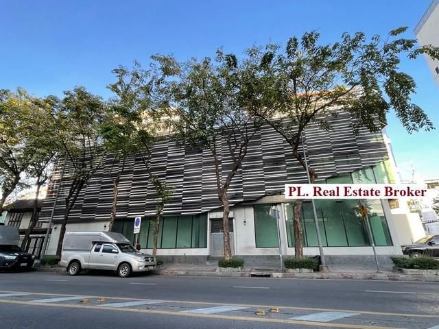ให้เช่าอาคาร 3ชั้น สี่พระยา เขตบางรัก ใกล้ถนนสีลม