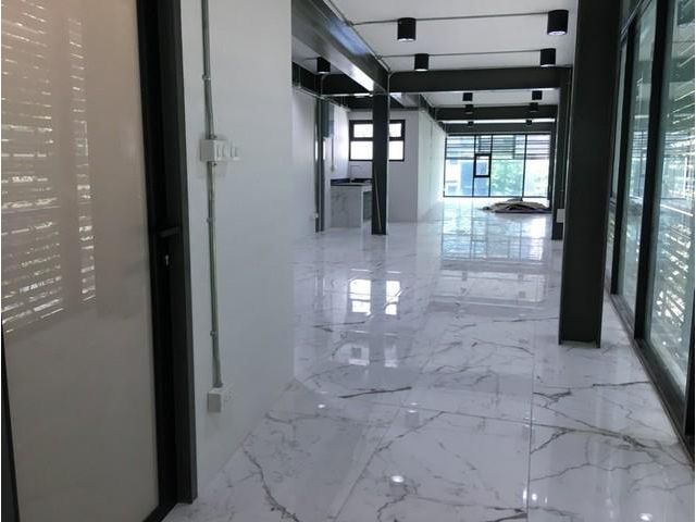 ให้เช่าอาคาร 3 ชั้น 300 ตรม สี่พระยา บางรัก