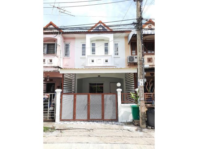ขายทาวน์เฮ้าส์พร้อมอยู่ 2 ชั้น #หมู่บ้านเคซี3 มีระเบียงห้องนอนด้านหน้า รับลมดี ทำเลคลองสามวา ราคาถูก ใกล้ทางด่วนเอกมัยรามอินทรา