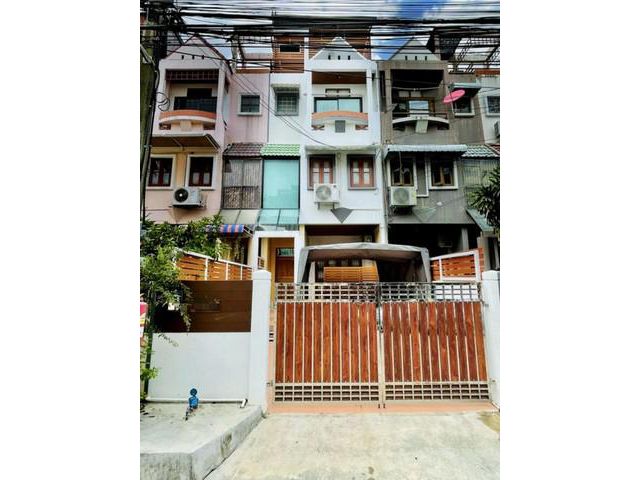 For rent ทาวน์เฮาส์ ลาซาล พร้อมอยู่