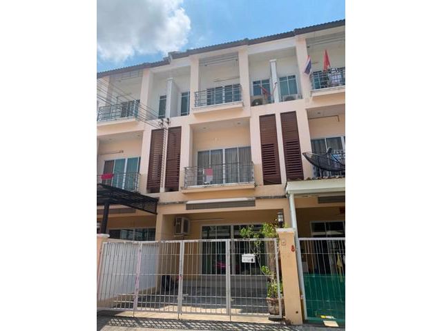 For rent ทาวโฮม ศรีนครินทร์ เฟอร์ครบ