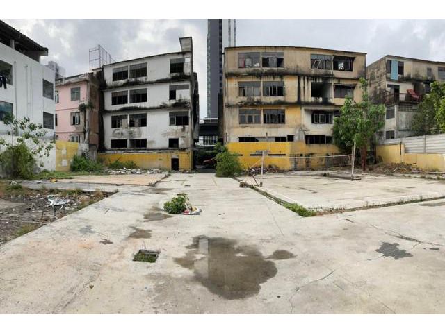 ขายที่ดินพร้อมอาคาร  533 ตร.วา.ถนน พัฒนาการ