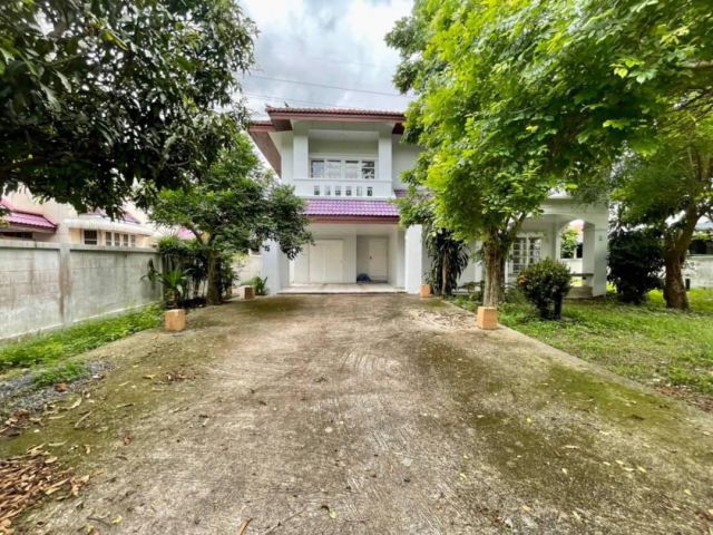 บ้านเดี่ยว 2 ชั้น #หมู่บ้านฟลอร่าวิลล์ สุวินทวงศ์ 38 บ้านสวย มีสนามหน้าบ้าน ข้างบ้านกว้าง ด้านหลังติดคลอง