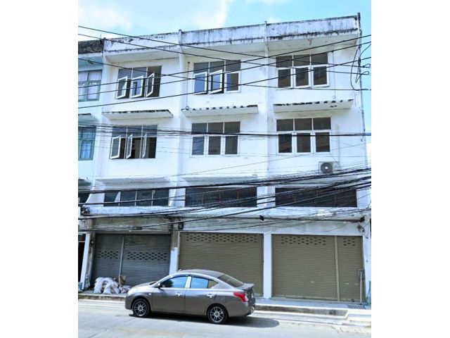ร้านค้า 3ชั้น  21 ตรว.เพชรเกษม 108-118ให้เช่า