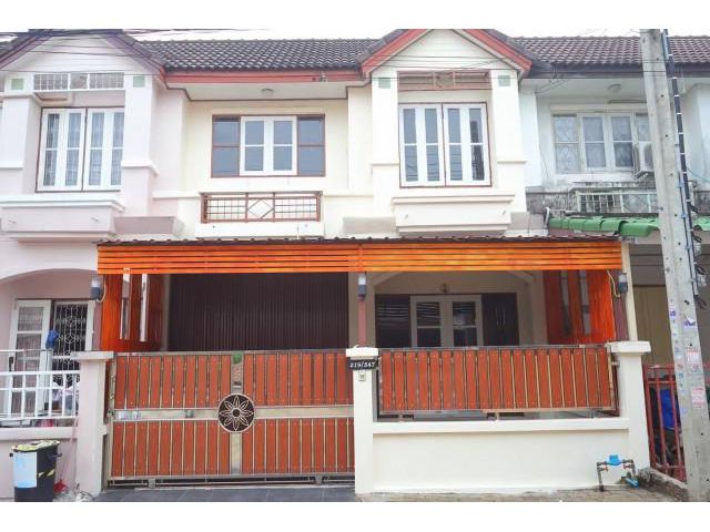 ขายด่วนทาวน์เฮ้าส์ 21 ตร.วา 2 ชั้น แต่งสวย หมู่บ้านอักษรา บางบัวทอง