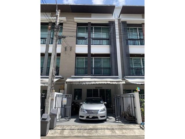 ให้เช่าทาวน์โฮม 3 ชั้น บ้านกลางเมือง โชคชัย 4