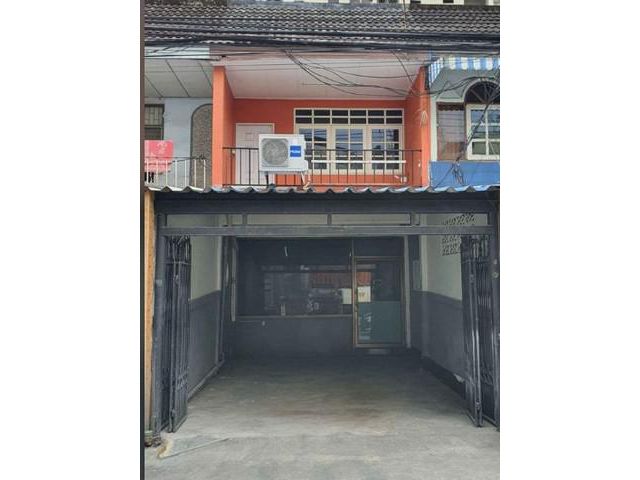 ให้เช่าและขายทาวน์โฮม2 ชั้น อุดมสุข42