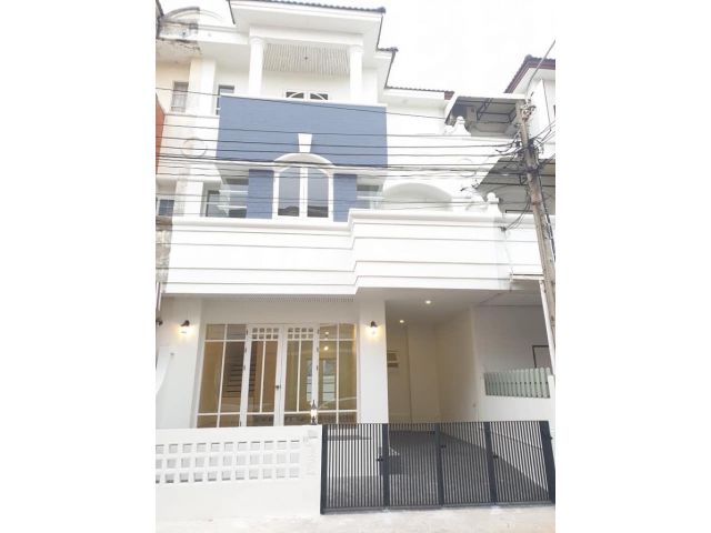 BS416 ขายบ้านทาวน์โฮม3ชั้นอนามัยงามเจริญ15