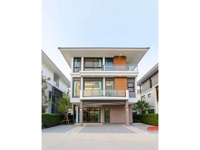 PB28 ขายบ้านเดี่ยว 3 ชั้น ศุภาลัย เอสเซ้นส์ สวนหลวง Supalai Essence Suanluang สไตล์ Modern Contemporary  ใกล้รถไฟฟ้า Air