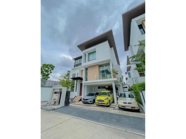 BAT114 ขาย บ้านเดี่ยว 3 ชั้น เกษตร-นวมินทร์ โครงการเนอวานา บียอนด์  หลังมุม ใกล้เดอะวอร์ค