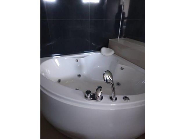 Rent Nice Condominium VILLA STLYE  6 storey  have the swimming pool on rooftop