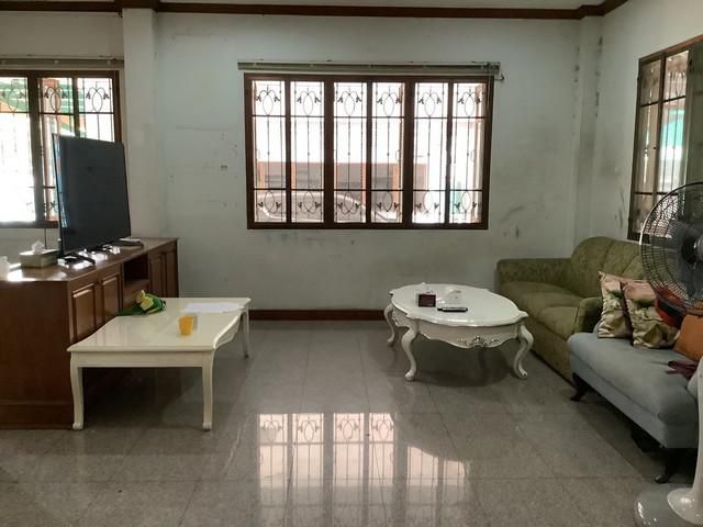 ขาย ที่ดินพร้อมสิ่งปลูกสร้าง  นวมินทร์ 111