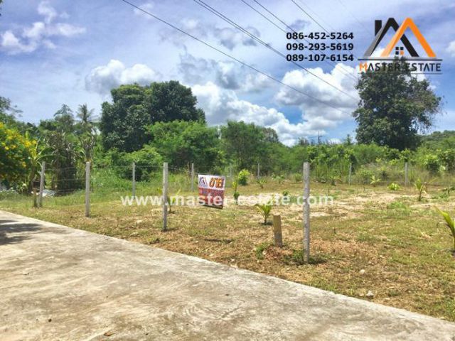 แยกบุญถาวร บางเสร่ ที่ดินแปลงสวย ทรงสี่เหลี่ยมคางหมู บนเนื้อที่ 137 ตร.ว. อ.สัตหีบ จ.ชลบุรี