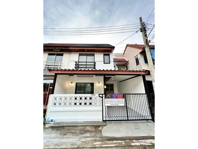 ทาวน์เฮ้าส์ 2 ชั้นบ้านเล่นระดับ พร้อมอยู่ #หมู่บ้านภัทราวรรณ บางบัวทอง (เส้นตลาดบางบัวทอง) ตกแต่งห้องครัวพร้อมเคาน์เตอร์