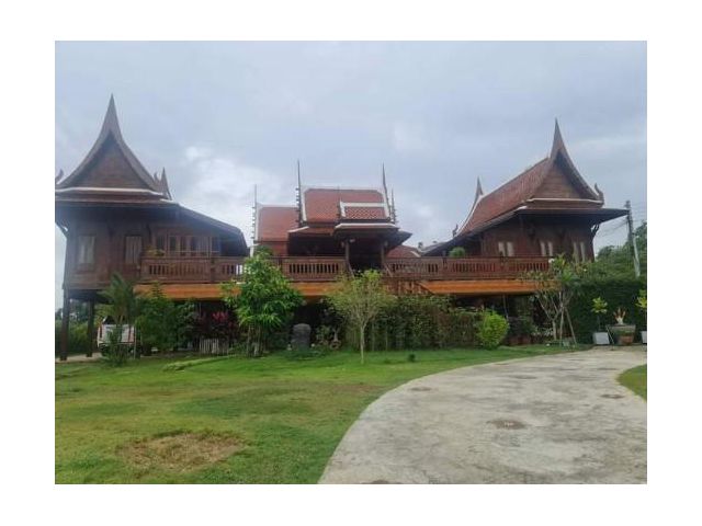 บ้านเรือนไทยพร้อมที่ดิน2ไร่ ต.โพรงมะเดื่อ