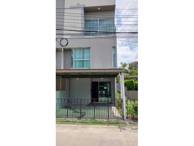 ให้เช่าทาวน์โฮม 3 ชั้นหลังมุม หมู่บ้านพาทิโอ แจ้งวัฒนะ เมืองทองธานี เดินทางสะดวก เลี้ยงสัตว์ได้