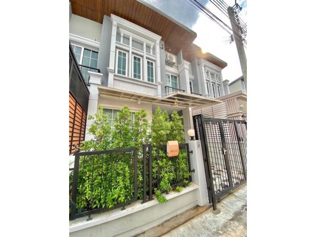 หมู่บ้านโกลเด้นทาวน์ บางนา- สวนหลวง ถนนกาญจนาภิเษก