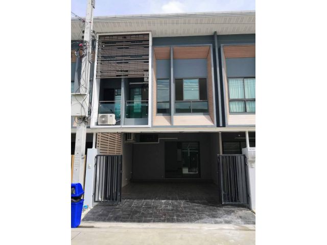 ทาวน์โฮม 2 ชั้น #หมู่บ้านเดอะ​วิชั่น​ลาดพร้าว-​นว​มิน​ทร์ พร้อมอยู่ แถมแอร์ทั้งหลัง  ห้องครัวบิ้วอิน