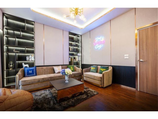 ขายบ้านหรู the city ปิ่นเกล้า-บรมราชชนนี 60 หลังมุม ขนาด 128 ตารางวา พื้นที่ใช้สอย 500 ตารางเมตร ทิศเหนือ 5 ห้องนอน 6 ห้