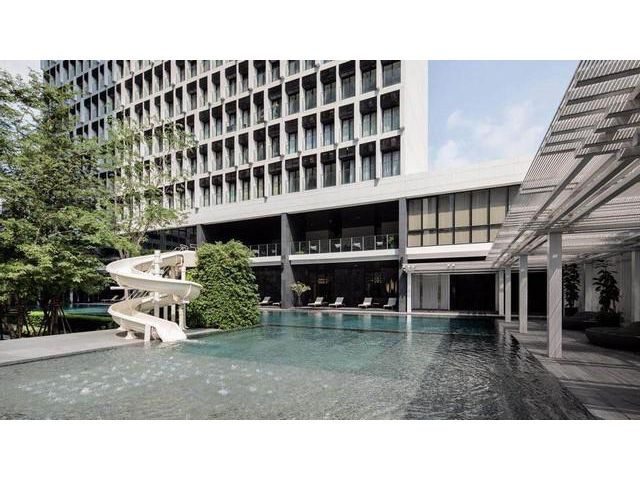 Condo Noble Ploenchit, next to BTS Ploenchit