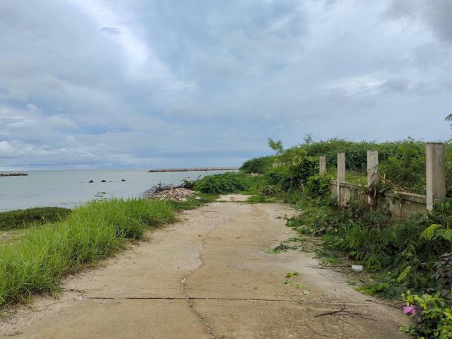 ขายที่ดินติดทะเล ใกล้ชะอำ ใกล้หาดเจ้าสำราญ ล้อมรั้วแล้ว อ.เมือง เพชรบุรี