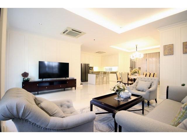 เช่าบ้าน 490000 สไตล์หรูใหม่  ย่านบางนา4 bedrooms