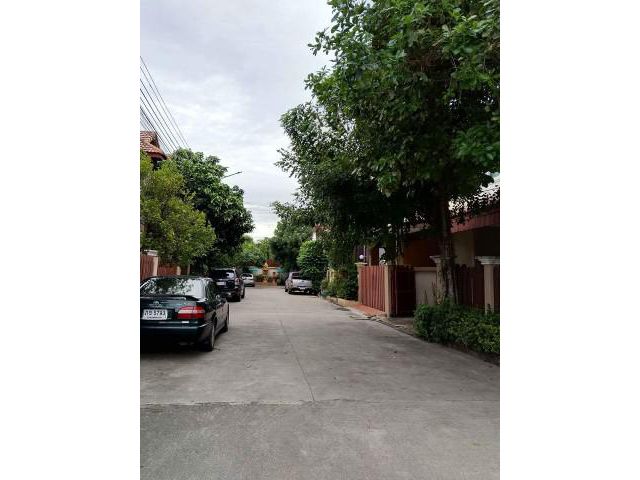 ให้เช่าบ้านแฝด 2 ชั้น หลังมุม หมู่บ้านนนนที ถนนบางกรวย จงถนอม เข้าจากถนนราชพฤกษ์ เพียง 700 เมตร