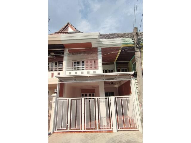 ขายทาวน์เฮ้าส์ 20 ตร.วา  ม.บดินทรรักษา 3 คู้บอน 27