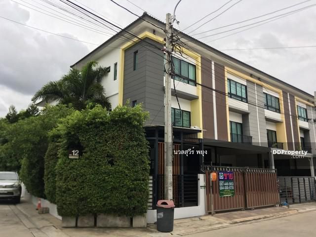 ขายทาวน์โฮม 3 ชั้น The connect up 3 รัตนาธิเบศร์