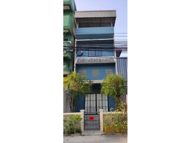 ให้เช่าทาวน์โฮม2.5 ชั้นพร้อมโกดัง เนื้อที่ 60 ตารางวา ย่านอุดมสุม เหมาะทำธุรกิจ ใกล้สถานีรถไฟฟ้าปุณวิถี และสถานีรถไฟฟ้าอ