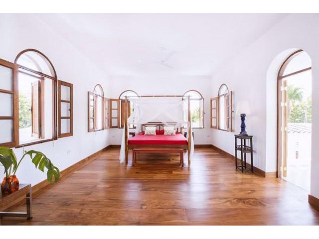 บ้าน  RENT บ้านสระว่ายน้ำสไตล์โคโลเนียลสุขุมวิท101