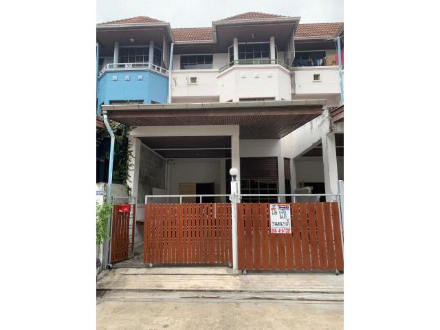 เช่าให้ทาวน์โฮม 3 ชั้น หมู่บ้านกาญจนาลักษณ์ 1 (ซอยวัดพระเงิน)