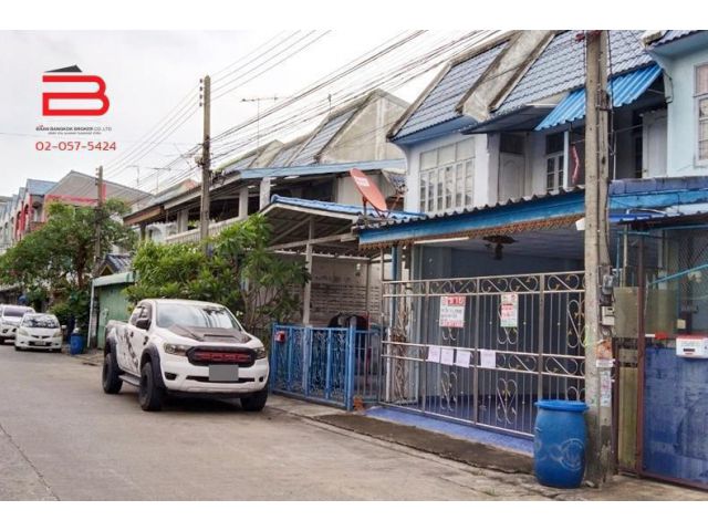 ทาวน์เฮาส์ โครงการ อยู่เจริญ 2 เนื้อที่ 21.4 ตรว. ถนนไสวประชาราษฎร์ อ.ลำลูกกา ปทุมธานี