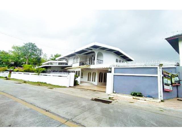 .500ตรม.Studio สุขุมวิท65-71 2ชั้น 5นอน  200ตรว