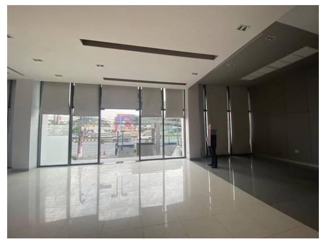 พื้นที่สำนักงานมีพื้นที่ 40-900 ตรม. ถ.พระรามที่4