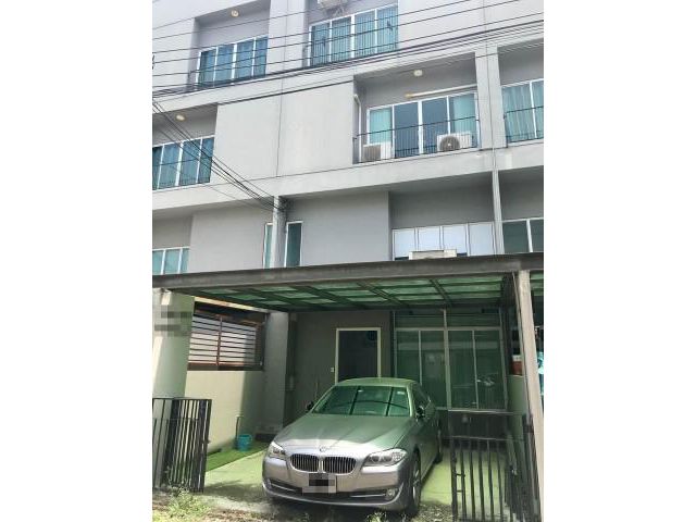 ให้เช่าทาวน์เฮาส์ 3.5 ชั้น โครงการพาทิโอ แจ้งวัฒนะ-เมืองทอง เดินทางสะดวกออกติวานนท์ ขึ้นทางด่วน