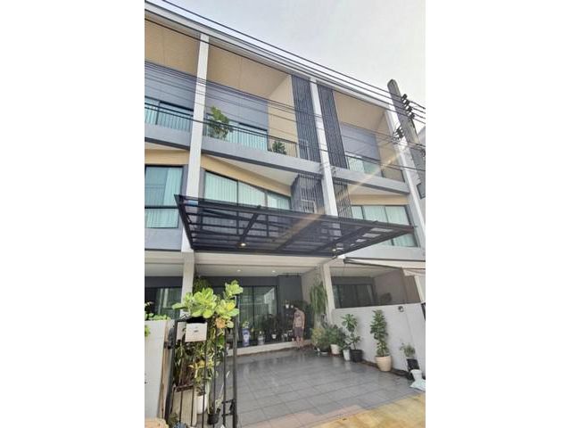 ขายทาวน์โฮม 3 ชั้น นลินแกรนด์อเวนิว สะพานสูง