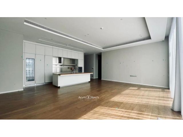 ขาย Sindhorn Lumpini 3 ห้องนอน 4 ห้องน้ำ