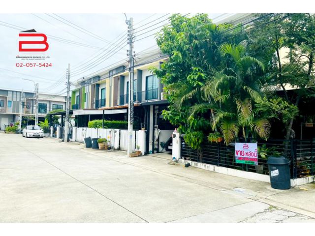 ทาวน์เฮาส์ 2 ชั้น หลังมุม โครงการ เดอะคอนเนค เนื้อที่ 24.6 ตรว. ถนนพัฒนาการ เขตสวนหลวง